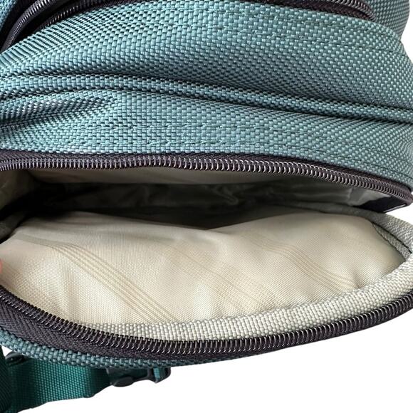 Ricardo Beverly Hills Luggage Canvas Shoulder Carry On Bag - Picture 9 of 14